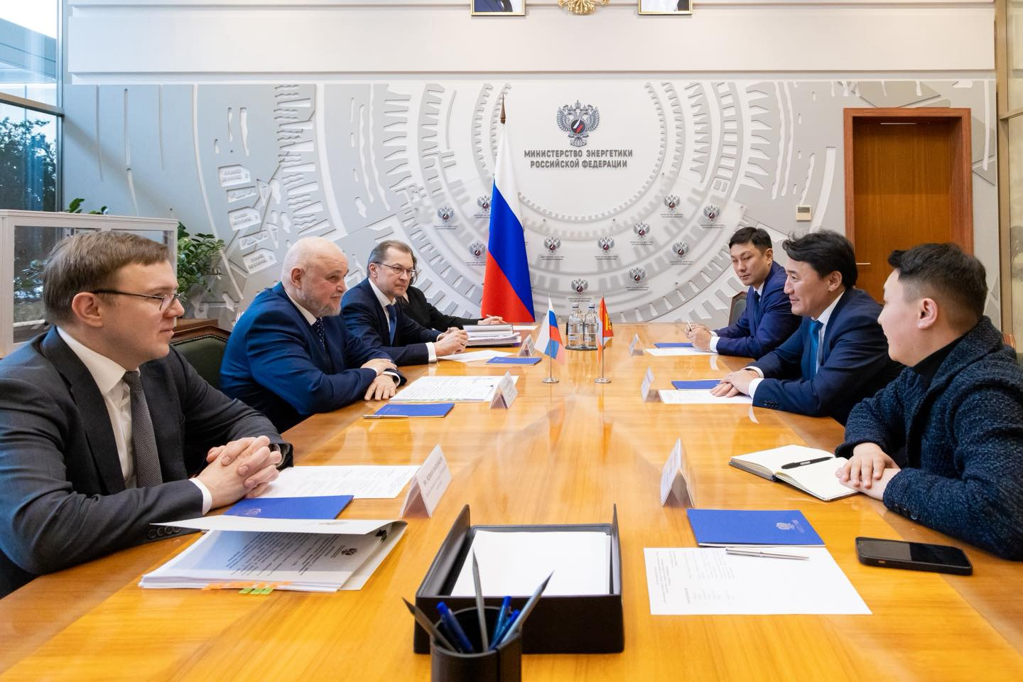 ОХУ-ын Эрчим хүчний сайд С.Е.Цивилёвтай албан уулзалт хийлээ